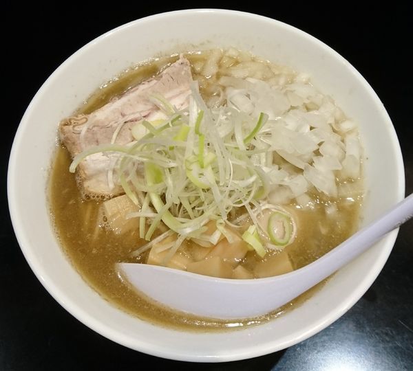 「煮干中華そばHARD＋煮卵＋玉ねぎUP＋メンマUP」@煮干中華そば のじじR 本所吾妻橋の写真