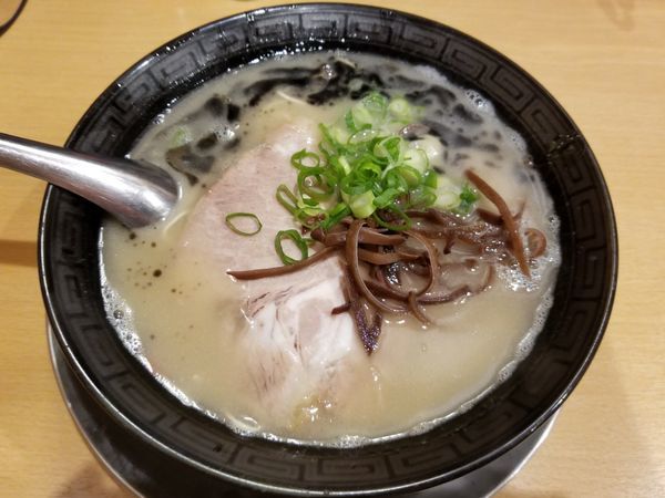 「黒とんこつラーメン」@博多ラーメン 和の写真