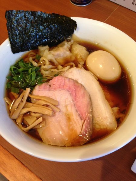 「特製ラーメン大盛り 醤油 1080円」@自家製手もみ麺 鈴ノ木の写真
