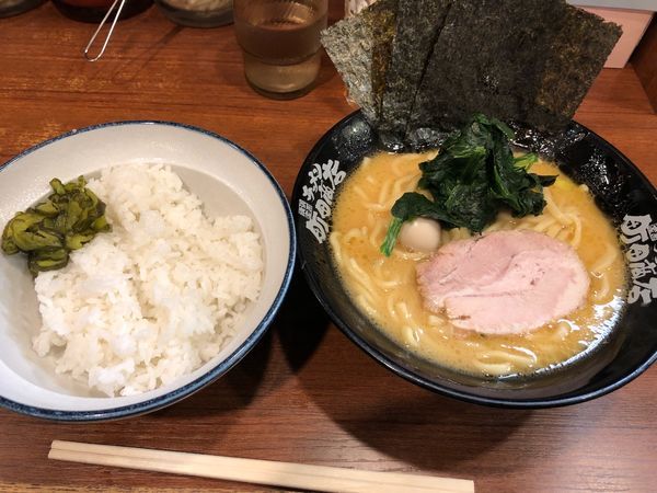 「ラーメン 650円 ライス小100円 生ビール390円」@池袋商店の写真