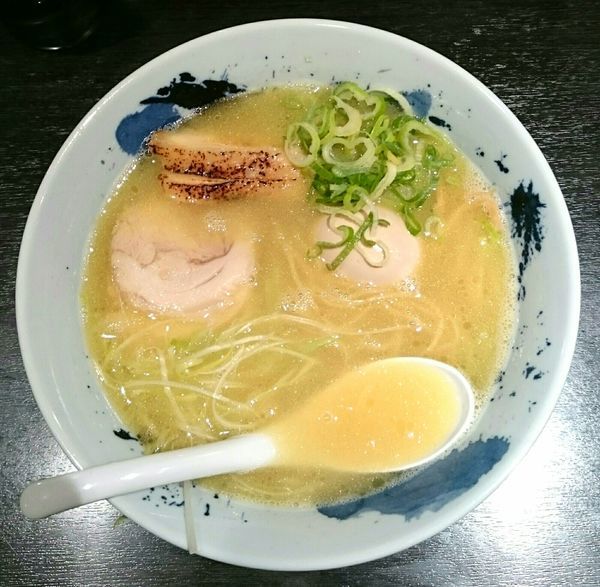 「濃厚鶏そば 味玉」@自家製麺 鶏そば 三歩一の写真