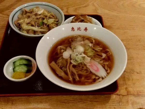 「ねぎチャーシュー丼セット950円＋手打ち麺50円」@恵比寿の写真