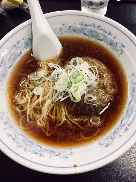 「バーグメン　700円」@中華料理 嵐山の写真