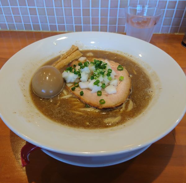 「濃厚煮干そば 大盛 味玉」@らーめんキッチン いいづかの写真