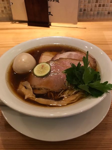 「醤油の純鶏ソバ（特製）」@自家製麺 うろたの写真