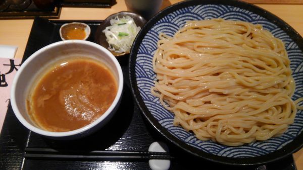「素つけ麺大盛り850円＋濃厚杏仁豆腐200円＝1,050円」@つけ麺 道の写真