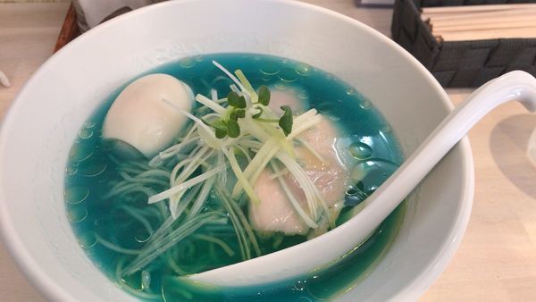 「鳥清湯 青」@濃厚鶏出汁拉麺 吉法師 KIPPOSHIの写真