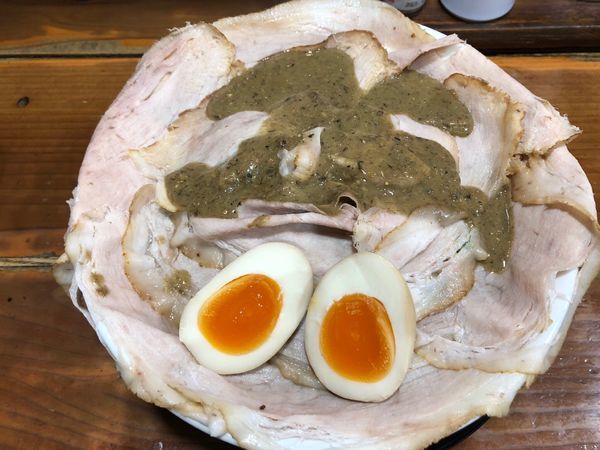 「ごぐにぼ＋花びらチャーシュー＋味玉」@長尾中華そば 東京神田店の写真