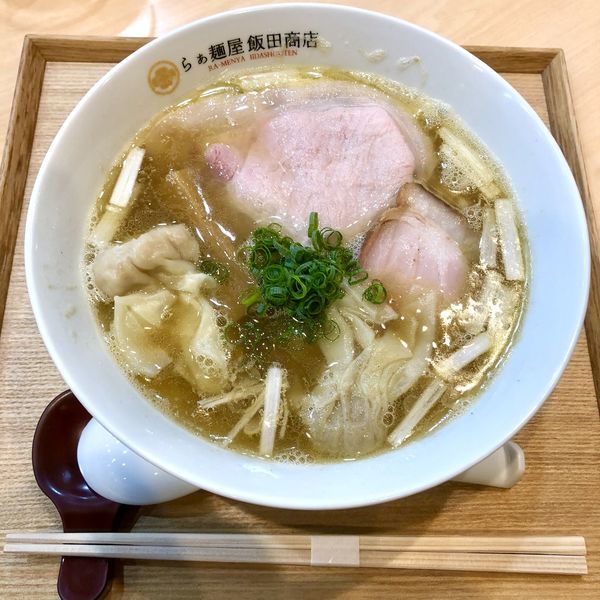 「わんたん入りにぼしらぁ麺 ￥1050」@飯田商店 湯河原本店の写真
