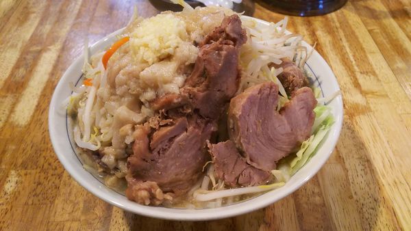 「豚麺(ヤサイ増しニンニク少なめ)」@飯田橋大勝軒の写真