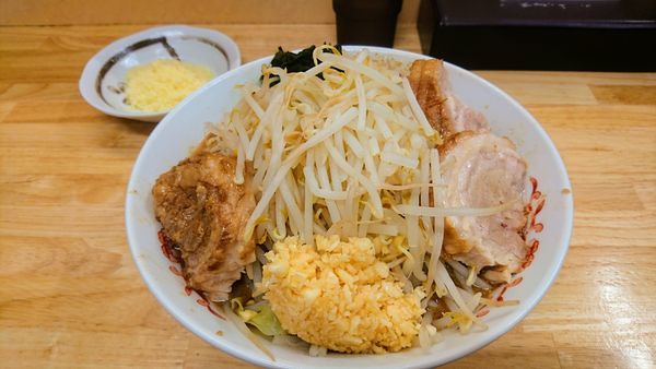 「味噌ラーメン(ニンニク)+粉チーズ」@ラーメン 登良治郎の写真