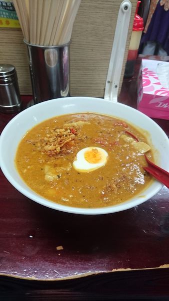 「トマトカレーラーメン」@九州大分ラーメン 麺恋亭 中華街店の写真
