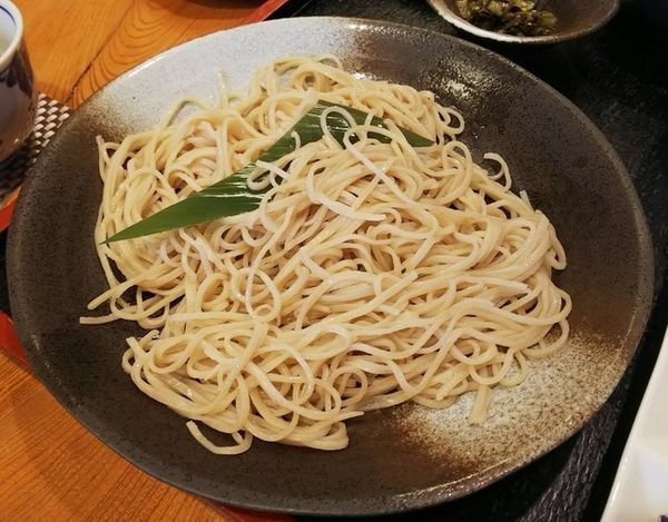 「オマール海老天付き天ぷらと板そば170g2650円」@つくもの写真