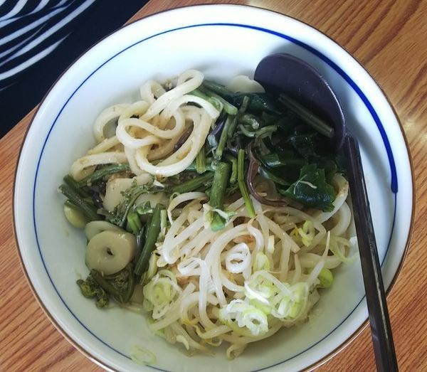 「ごま山菜うどん600円」@つるつるうどん 西片貝店の写真