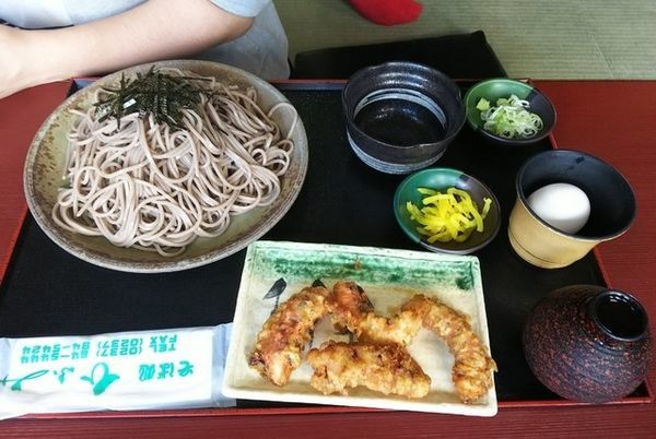 「げそ天ざるそば800円」@そば処ひふみの写真