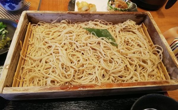 「オマール海老天付き天ぷらと板そば310g2950円」@つくもの写真