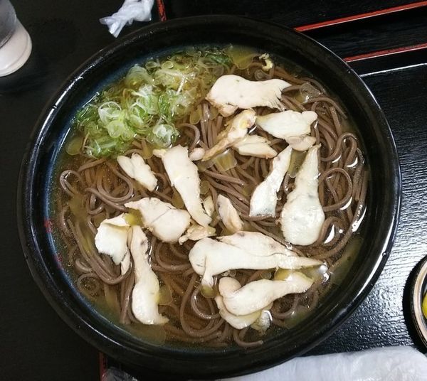 「肉そば（冷）大盛800円」@一休庵の写真