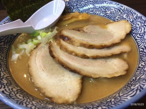 「チャーシュー濃厚魚介ラーメン」@豚骨一燈 立川の写真