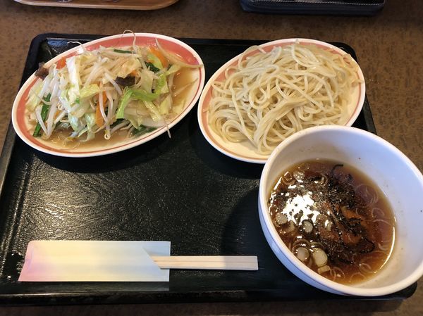 「Aセット(半つけそば・野菜炒め・餃子2個) 820円」@大勝軒の写真