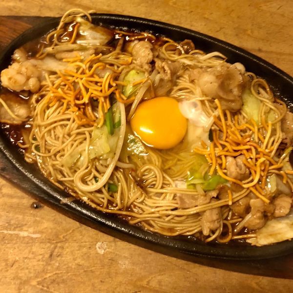 「焼きラーメン (750円) モツ増量 (290円)」@KENZO Cafeの写真
