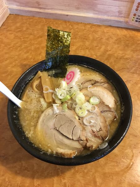 「こってり醤油ラーメン 800円 + チャーシュー200円」@佐野青竹手打ちラーメン いしかりの写真