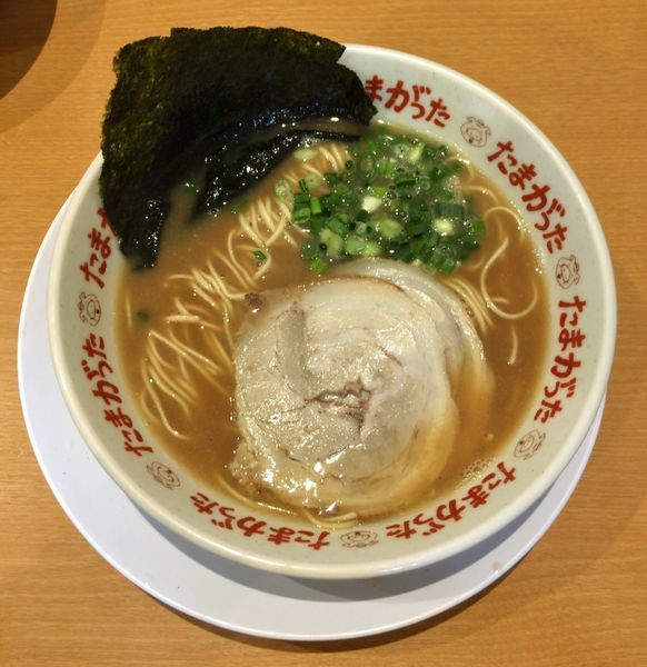 「らぁめん (710円)＋替玉(100円)」@九州大分らぁめん たまがった 西口店の写真