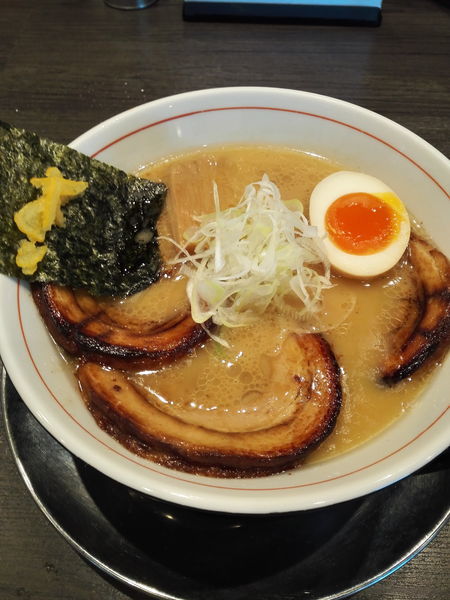 「醤油チャーシュー」@ラーメン まっくうしゃ 真喰者 笹口店の写真