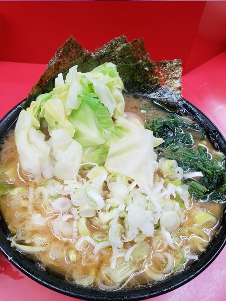 「朝イチ　ラーメン朝ネギキャベツ煮たまごかため」@ラーメン杉田家の写真