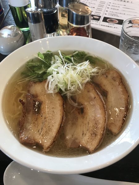 「炙りチャーシューの塩ラーメン」@麦工房 かかしの写真