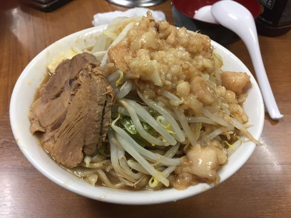 「ラーメン(にんにくあぶら増し)＋生玉子」@ラーメンの店 どでん 北浦和店の写真