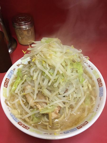 「小豚入り」@ラーメン二郎 ひばりヶ丘駅前店の写真