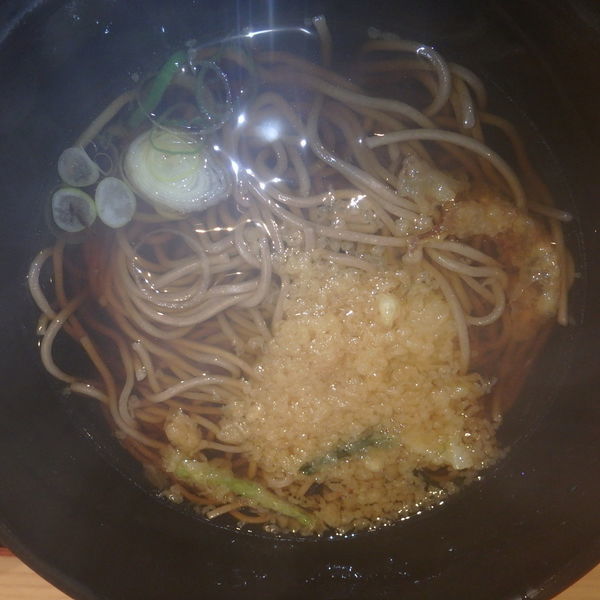 「よもぎカレー半たぬきそばセット(620円)、スーパードライ」@よもだそば 銀座店の写真