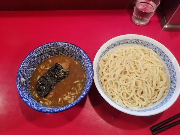 「釜揚げつけ麺　店主の気持ちの特盛」@自家製中華そば 勢得の写真