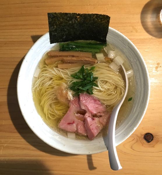 「今宵の酒（ひやおろし鶴亀）→チャーシューハーフ盛＋らぁ麺・塩」@麺屋 さくら井の写真