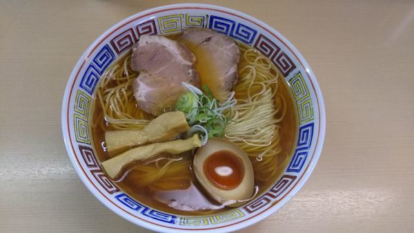 「昔ながらのらーめん（こいくち醤油）大盛」@煮干鰮らーめん 圓の写真