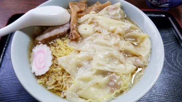 「ワンタンメン　大盛り」@さくら食堂の写真