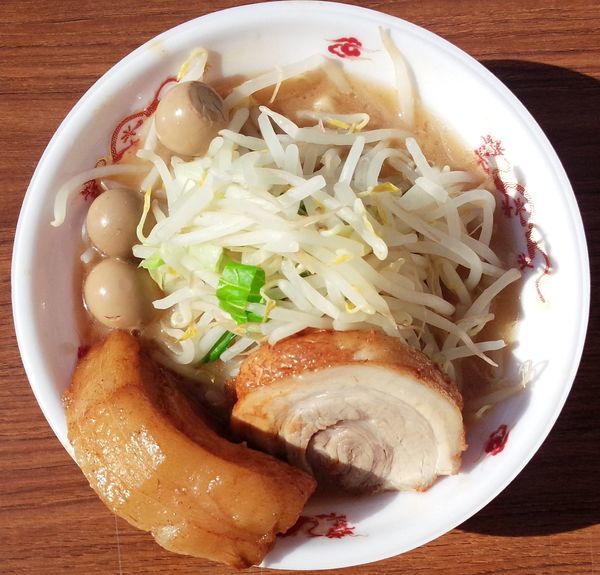 「ラーメン + 白鷗トッピング（白鷗祭限定）」@中華蕎麦 サンジの写真