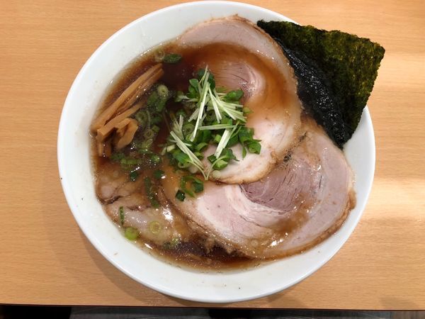 「煮干し醤油ラーメン」@らぁ麺食堂 吉凛の写真