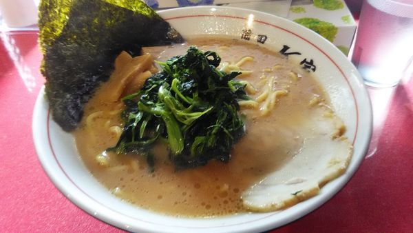 「ラーメン　+　ほうれん草」@蒲田ラーメン K家 蒲田本店の写真