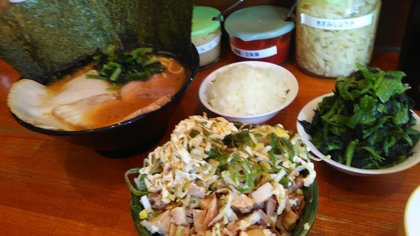 「ラーメン　+　色々」@末廣家の写真