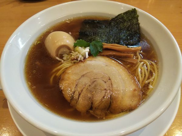 「平子煮干そば　※恥ずかしなが鶏チャー抜き　＋味玉：サービス券」@新橋 纏 京王高幡SC店の写真