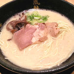 とんこつラーメン 650円