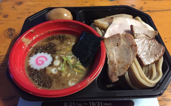 「中華蕎麦とみ田【13年目の濃厚豚骨魚介】＋特選全部乗せ」@大つけ麺博  10周年特別企画 ラーメン日本一決定戦！！の写真