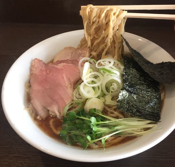 「手打ち中華そば900円」@麺処 遊 蕨店の写真