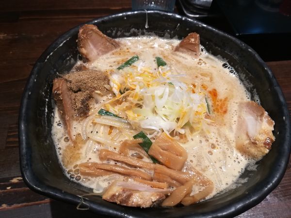 「10/29 チャーシュー麺(大盛り)1,050円」@麺や 蒼 AOIの写真