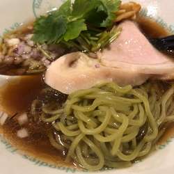 醤油グリーンラーメン