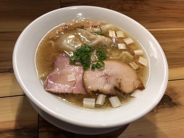 「ワンタン中華そば（醤油）」@土浦麺処 龍乃舞の写真