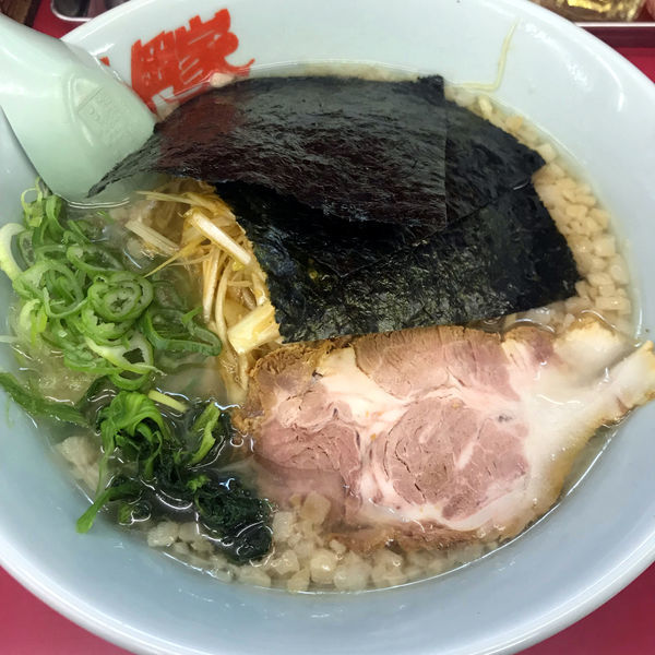 「醤油ラーメン　650円　味付け白髪ネギ」@ラーメン山岡家 足利店の写真
