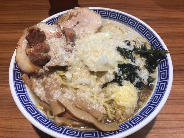 「限定「燕三条背脂ちゃっちゃ」大+豚1枚(ニンニク中油)1000円」@びんびん豚の写真