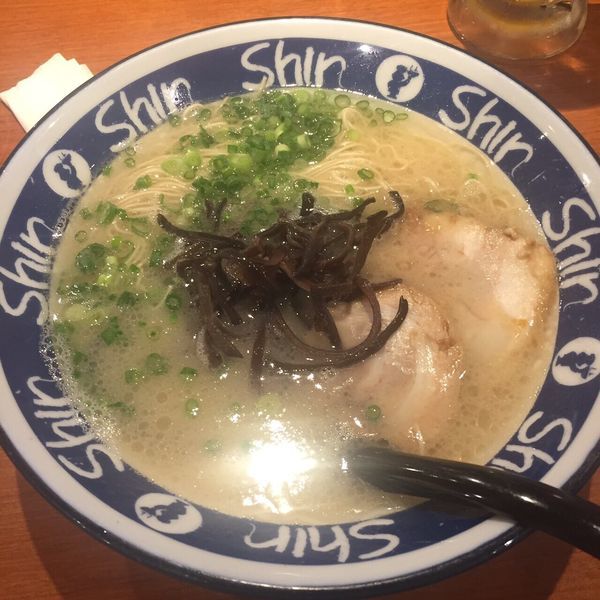 「ラーメン」@博多ラーメン ShinShin 博多デイトス店の写真
